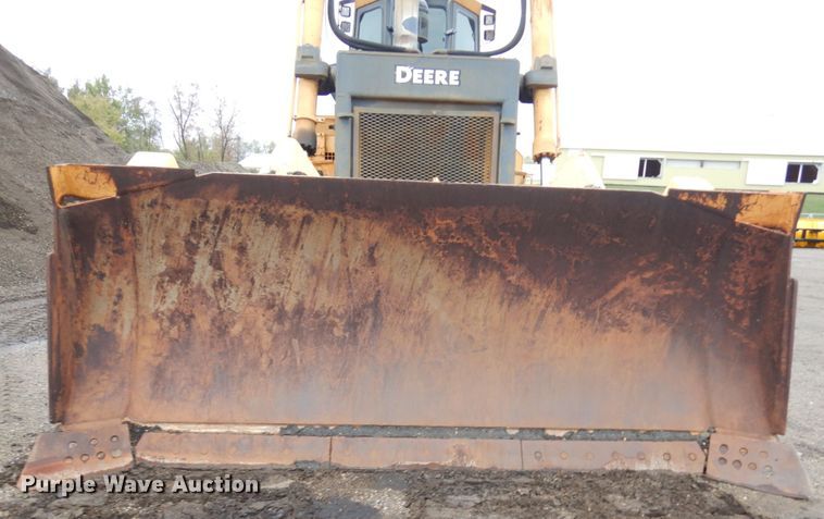 image for item JS9521 2004 John Deere 1050C  dozer