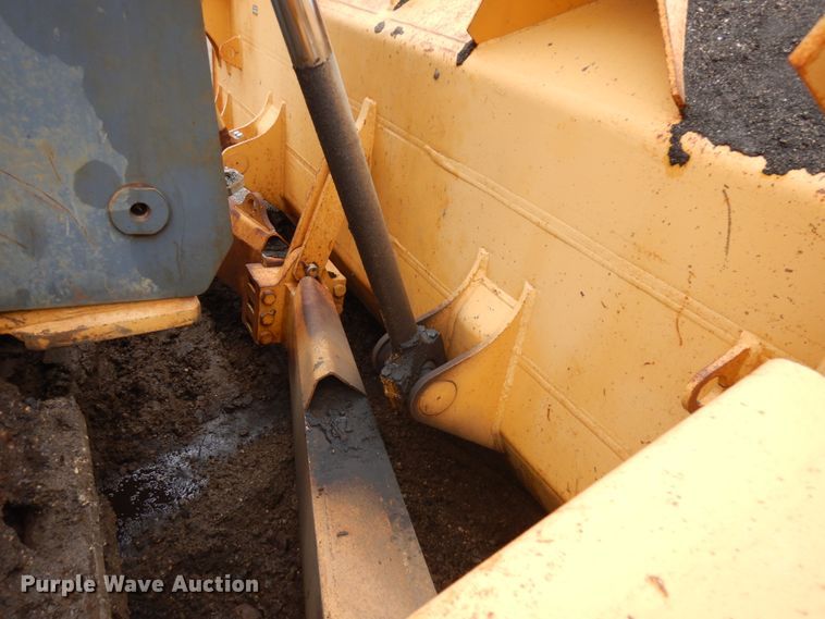 image for item JS9521 2004 John Deere 1050C  dozer