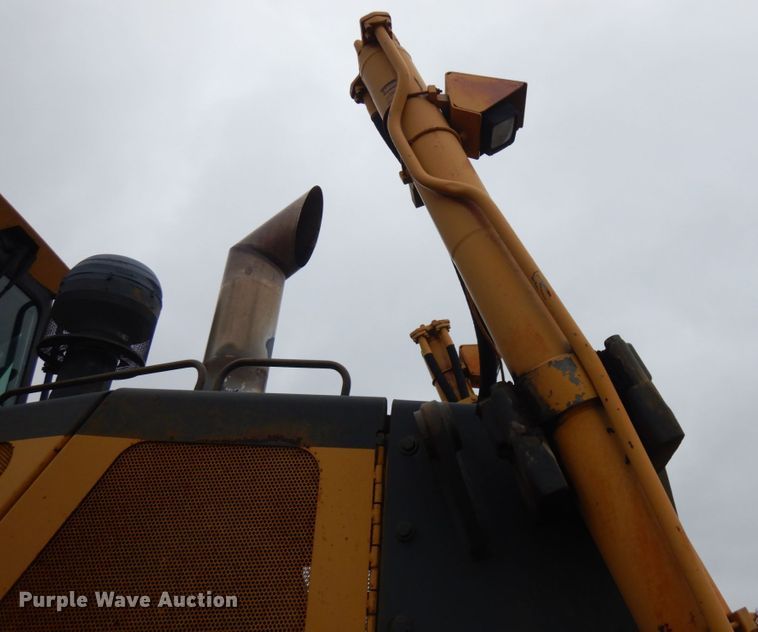 image for item JS9521 2004 John Deere 1050C  dozer