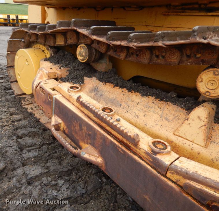 image for item JS9521 2004 John Deere 1050C  dozer