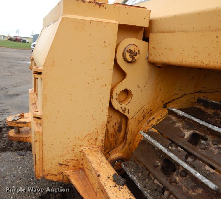 image for item JS9521 2004 John Deere 1050C  dozer