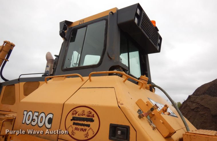 image for item JS9521 2004 John Deere 1050C  dozer