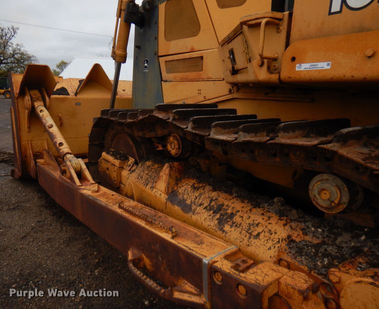 image for item JS9521 2004 John Deere 1050C  dozer