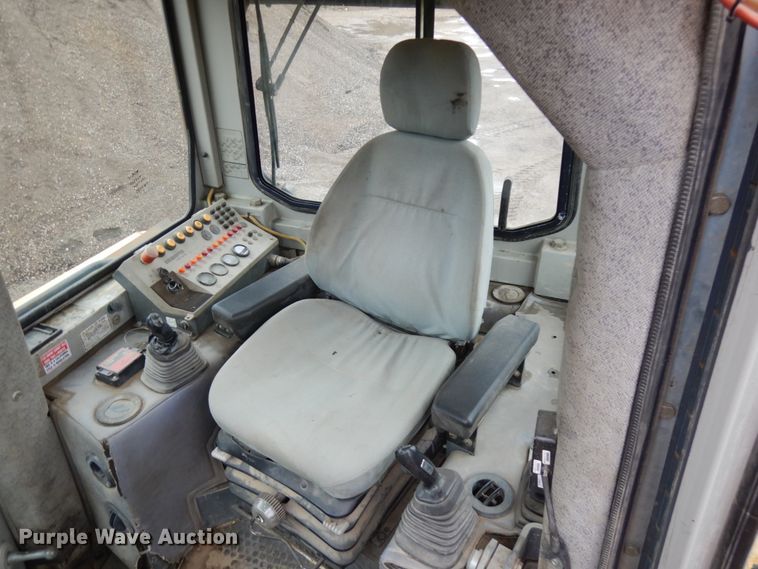 image for item JS9521 2004 John Deere 1050C  dozer