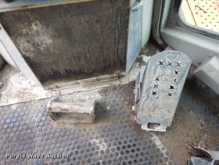 image for item JS9521 2004 John Deere 1050C  dozer