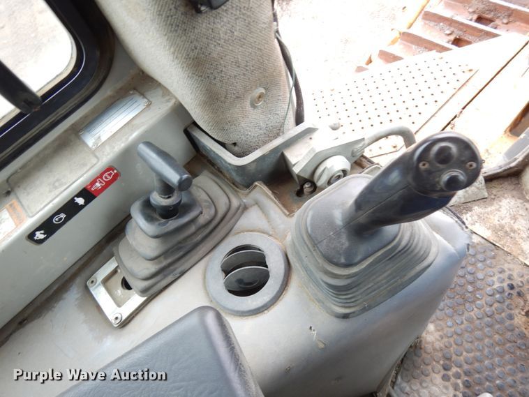 image for item JS9521 2004 John Deere 1050C  dozer