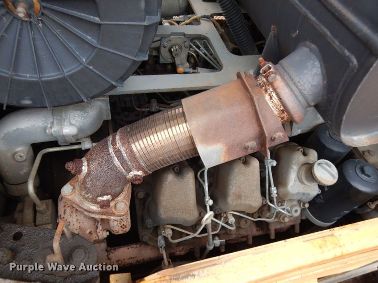 image for item JS9521 2004 John Deere 1050C  dozer