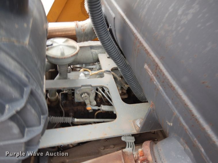 image for item JS9521 2004 John Deere 1050C  dozer