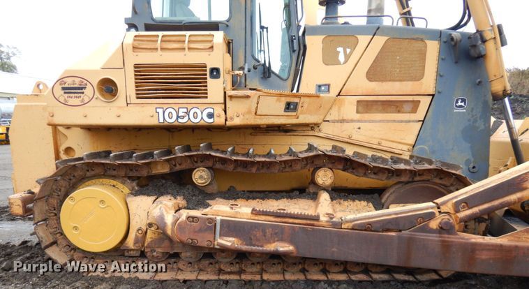 image for item JS9521 2004 John Deere 1050C  dozer