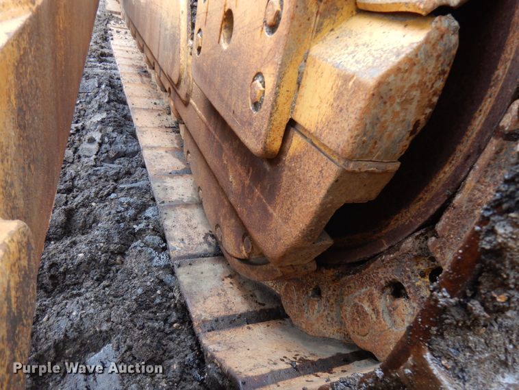 image for item JS9521 2004 John Deere 1050C  dozer