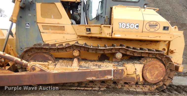 image for item JS9521 2004 John Deere 1050C  dozer