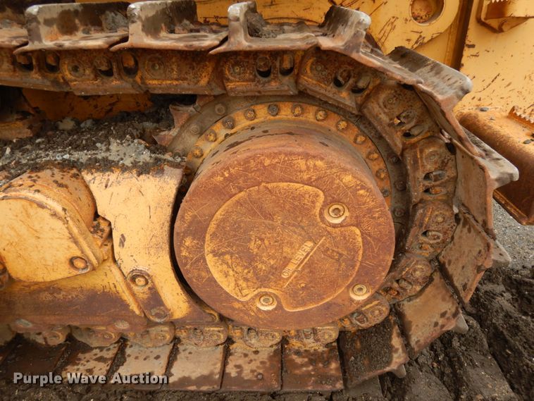 image for item JS9521 2004 John Deere 1050C  dozer