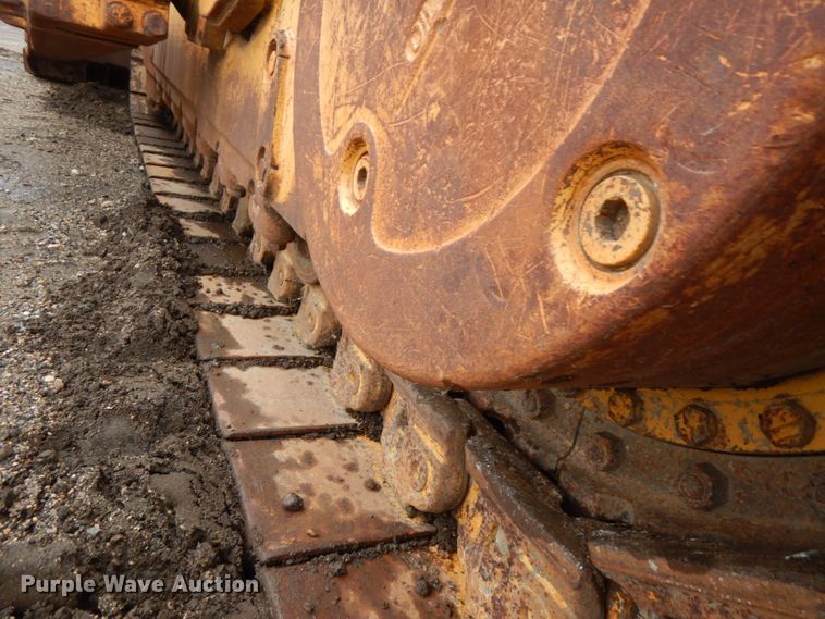 image for item JS9521 2004 John Deere 1050C  dozer