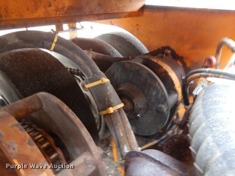 image for item JS9523 LeeBoy 420  pneumatic roller