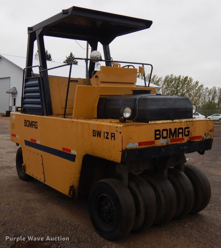 image for item JS9525 1990 Bomag BW12R  pneumatic roller