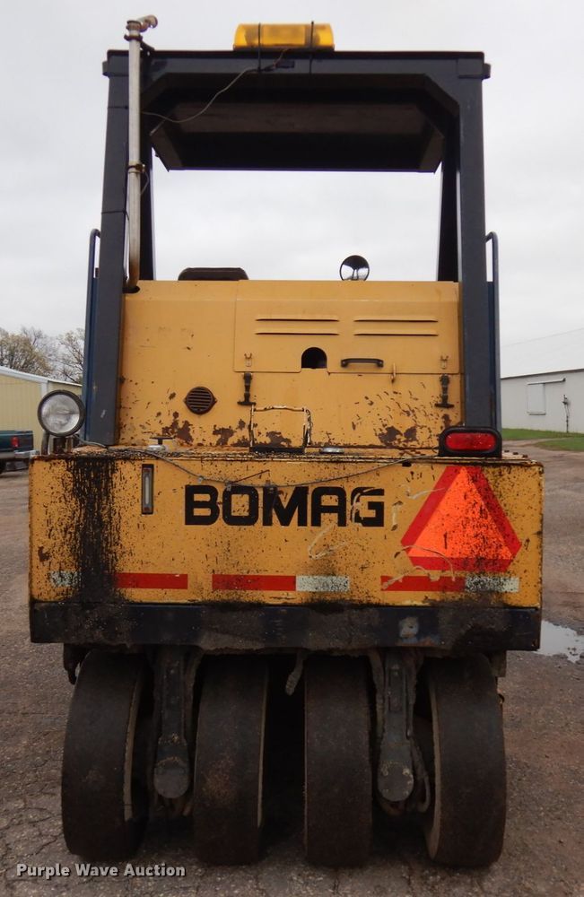 image for item JS9525 1990 Bomag BW12R  pneumatic roller