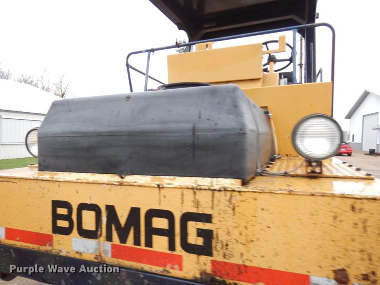 image for item JS9525 1990 Bomag BW12R  pneumatic roller