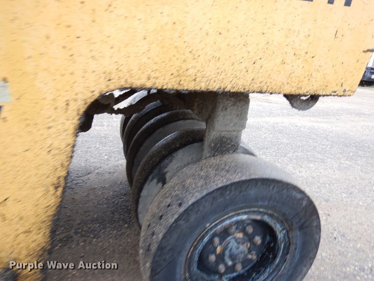 image for item JS9525 1990 Bomag BW12R  pneumatic roller