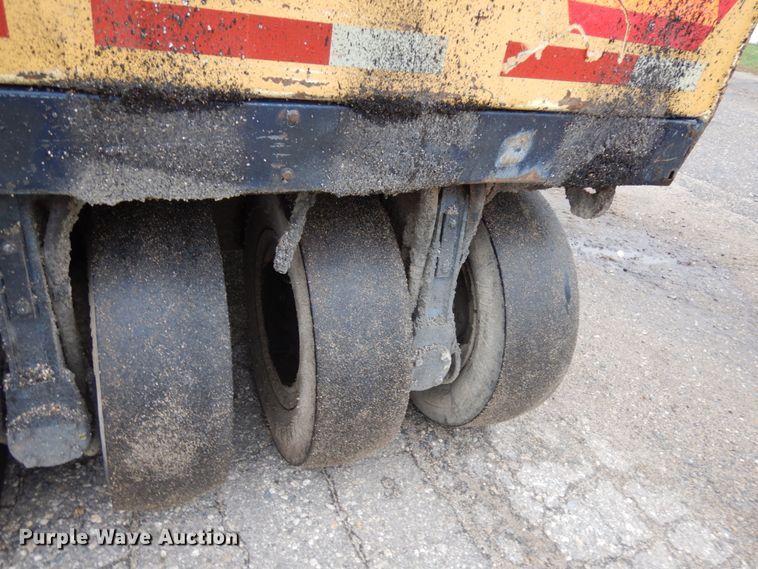 image for item JS9525 1990 Bomag BW12R  pneumatic roller