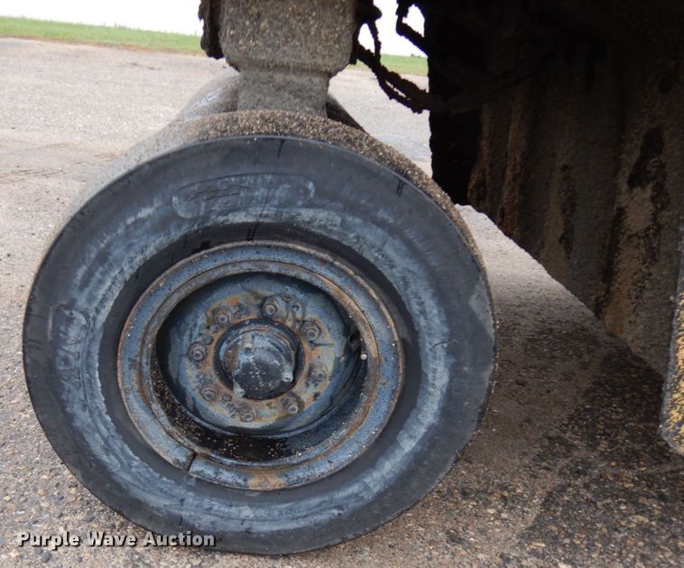 image for item JS9525 1990 Bomag BW12R  pneumatic roller