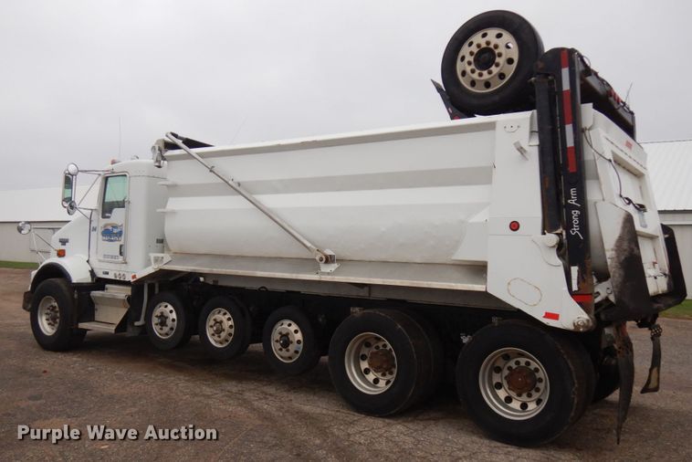 image for item JS9527 2004 Kenworth T800  dump truck