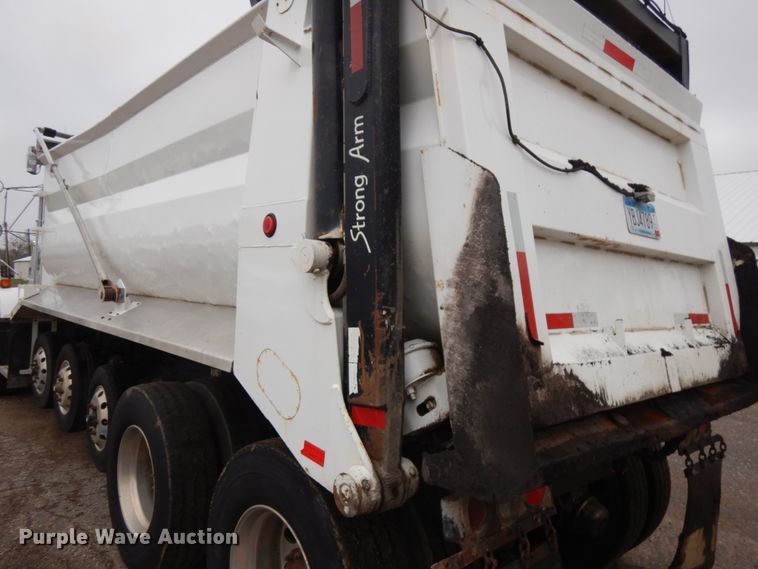 image for item JS9527 2004 Kenworth T800  dump truck