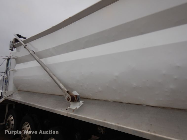 image for item JS9527 2004 Kenworth T800  dump truck