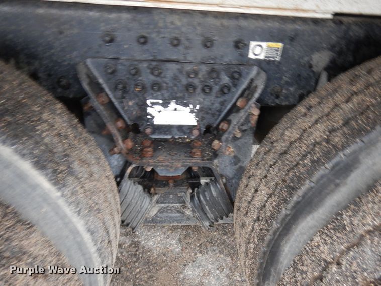 image for item JS9527 2004 Kenworth T800  dump truck