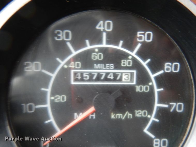 image for item JS9527 2004 Kenworth T800  dump truck