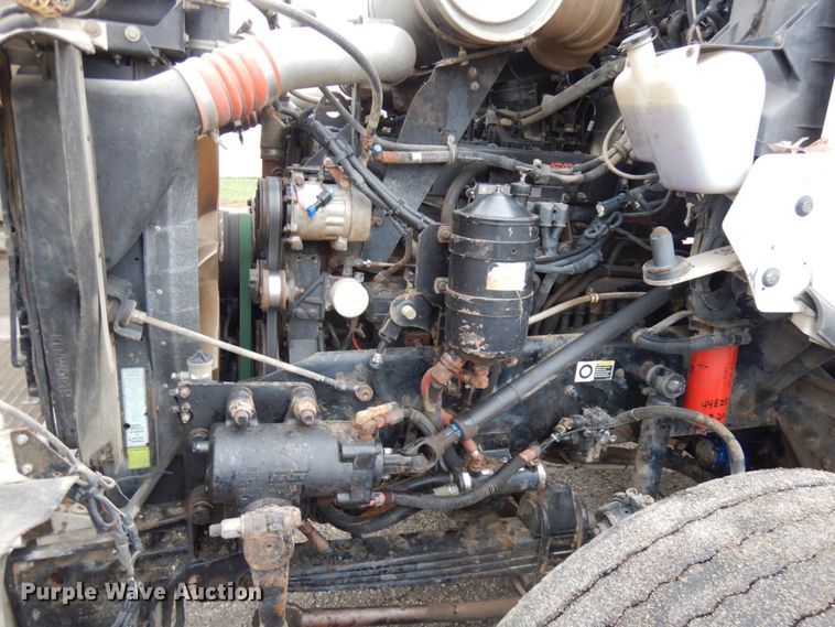 image for item JS9527 2004 Kenworth T800  dump truck