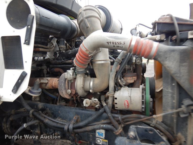 image for item JS9527 2004 Kenworth T800  dump truck