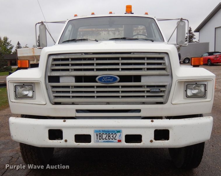 image for item JS9528 1991 Ford F700  pot hole patcher truck