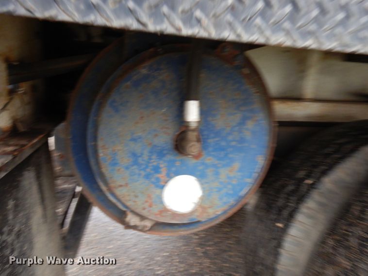 image for item JS9528 1991 Ford F700  pot hole patcher truck