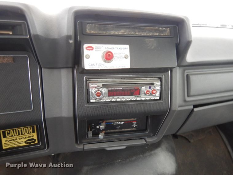 image for item JS9528 1991 Ford F700  pot hole patcher truck