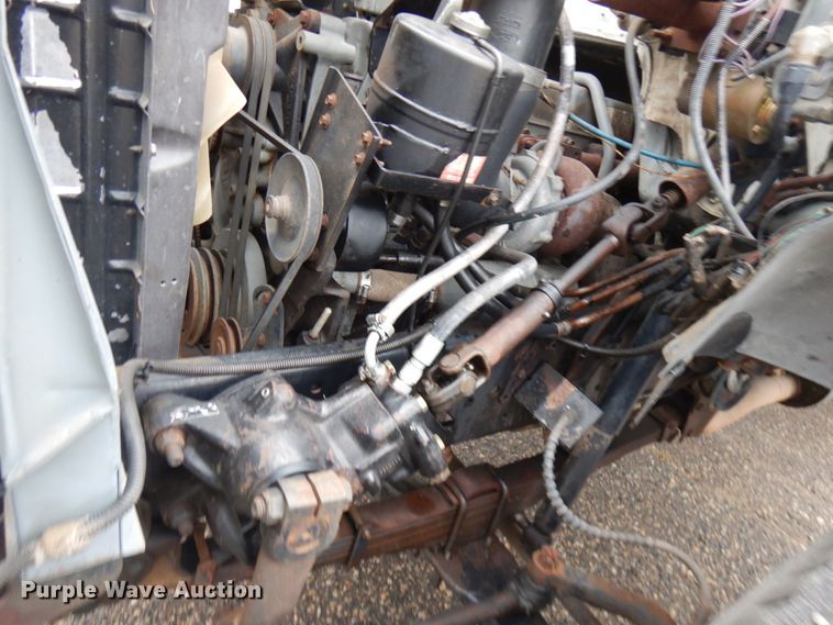 image for item JS9528 1991 Ford F700  pot hole patcher truck