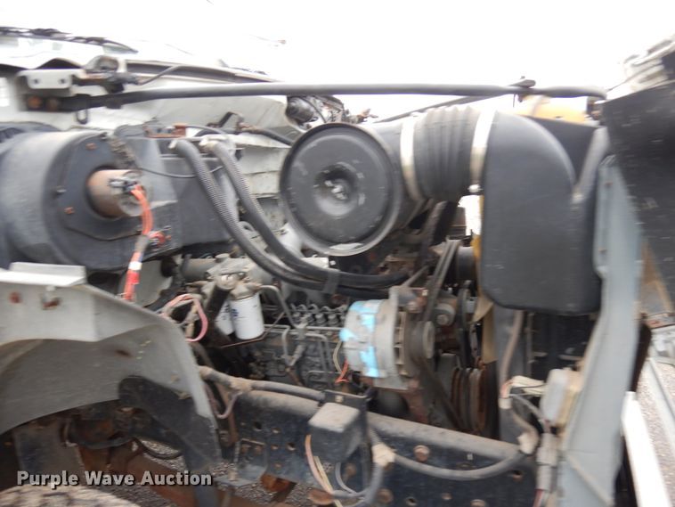 image for item JS9528 1991 Ford F700  pot hole patcher truck