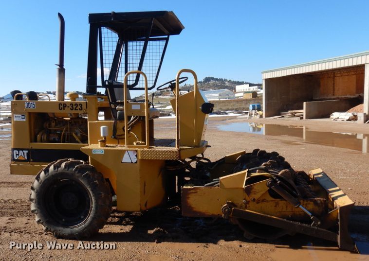 image for item JZ9800 1994 Caterpillar CP-323  single drum vibratory roller