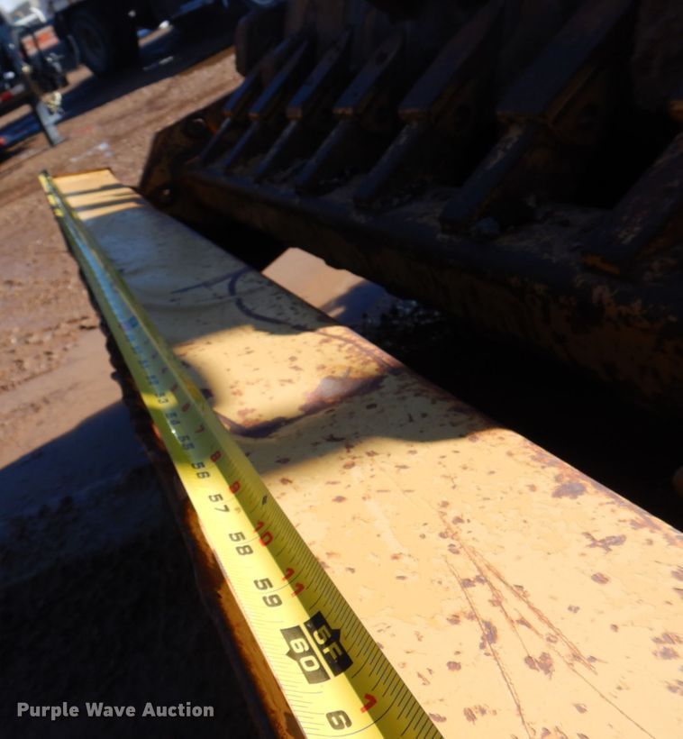 image for item JZ9800 1994 Caterpillar CP-323  single drum vibratory roller