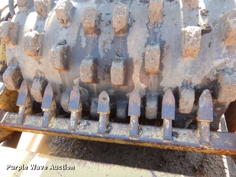 image for item JZ9800 1994 Caterpillar CP-323  single drum vibratory roller