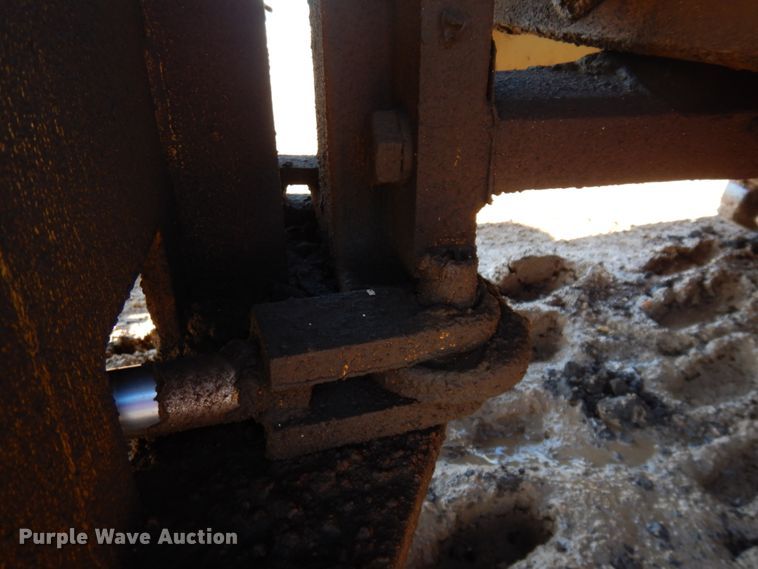 image for item JZ9800 1994 Caterpillar CP-323  single drum vibratory roller