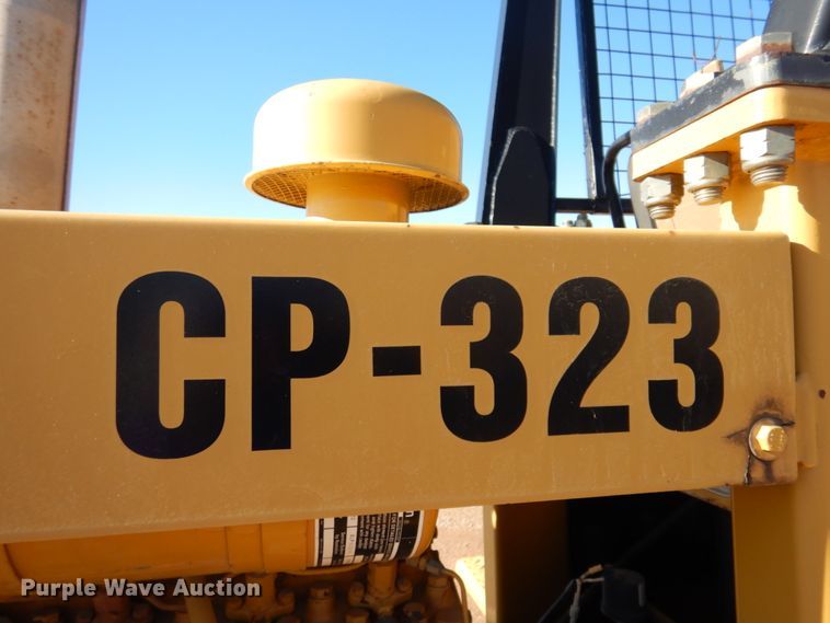 image for item JZ9800 1994 Caterpillar CP-323  single drum vibratory roller