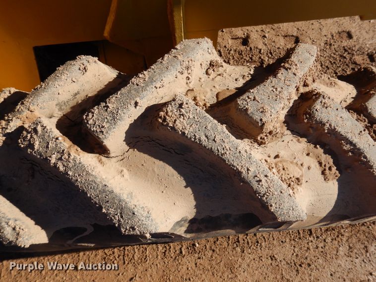 image for item JZ9800 1994 Caterpillar CP-323  single drum vibratory roller