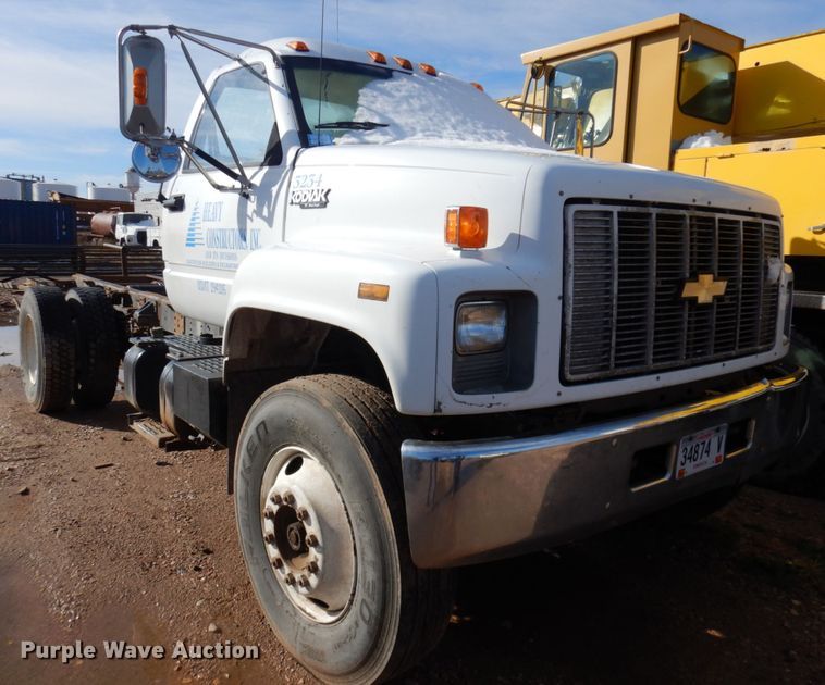 image for item JZ9802 1994 Chevrolet Kodiak  truck cab and chassis