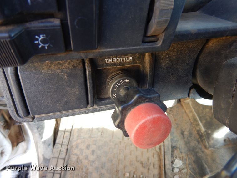 image for item JZ9802 1994 Chevrolet Kodiak  truck cab and chassis