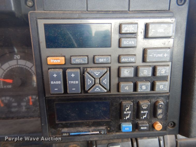 image for item JZ9802 1994 Chevrolet Kodiak  truck cab and chassis