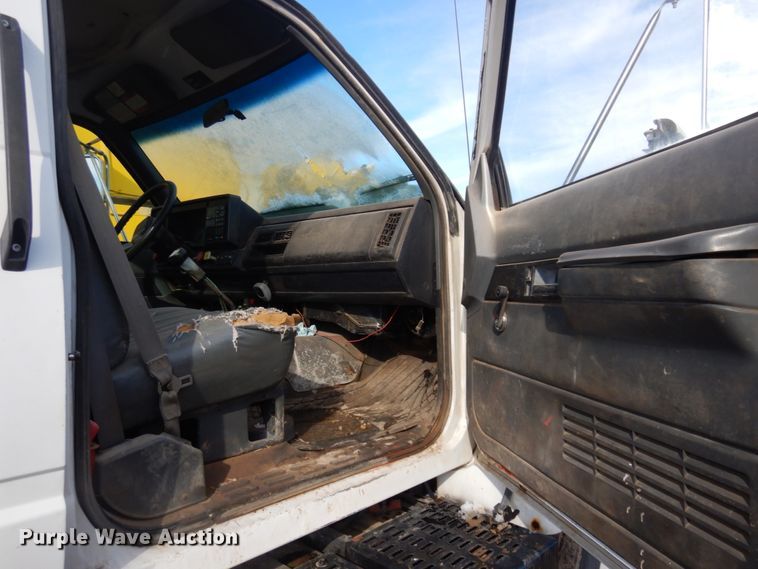 image for item JZ9802 1994 Chevrolet Kodiak  truck cab and chassis