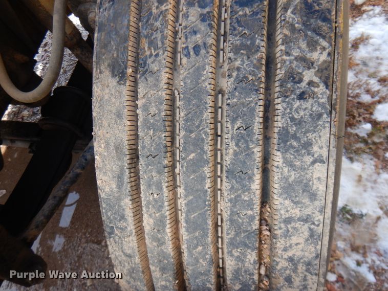 image for item JZ9802 1994 Chevrolet Kodiak  truck cab and chassis