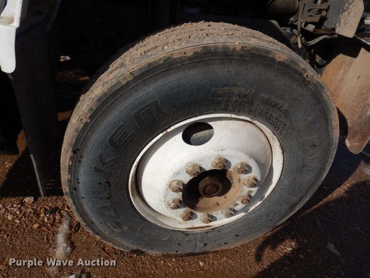 image for item JZ9802 1994 Chevrolet Kodiak  truck cab and chassis