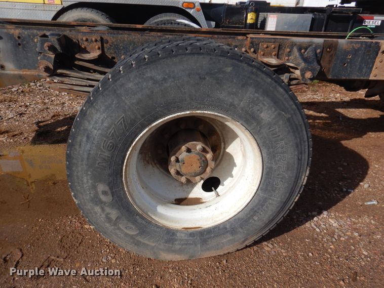 image for item JZ9802 1994 Chevrolet Kodiak  truck cab and chassis