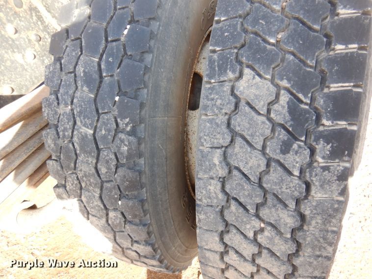 image for item JZ9802 1994 Chevrolet Kodiak  truck cab and chassis